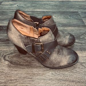Clark’s indigo grey/brown heeled booties